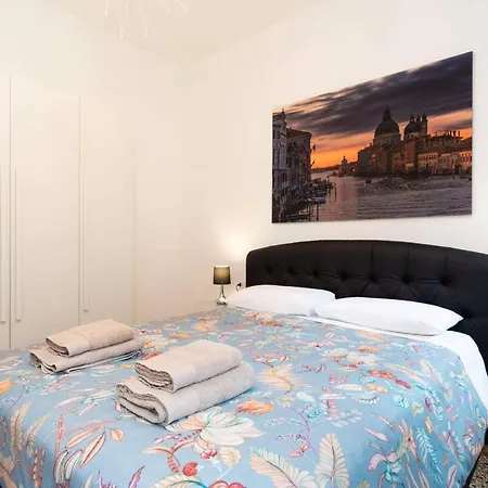 Just Urban Stays - Castello 5067 boutique apartment-2
